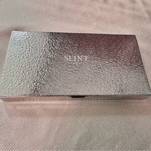 SEINT IIID PALETTE 18